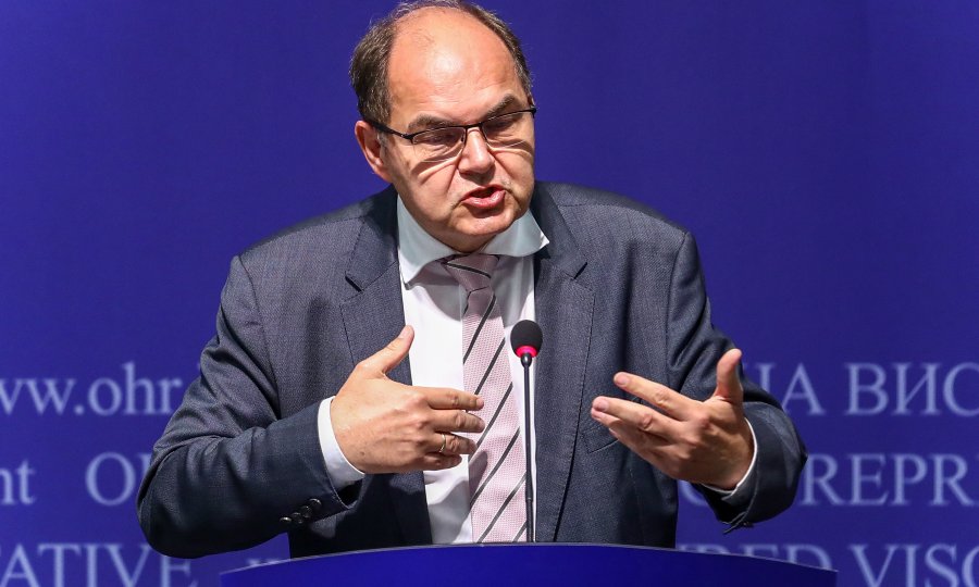 Njemački list o Schmidtu: Ne isključuje smjenu Dodika, ali ne vidi opasnost od rata kao 1992.