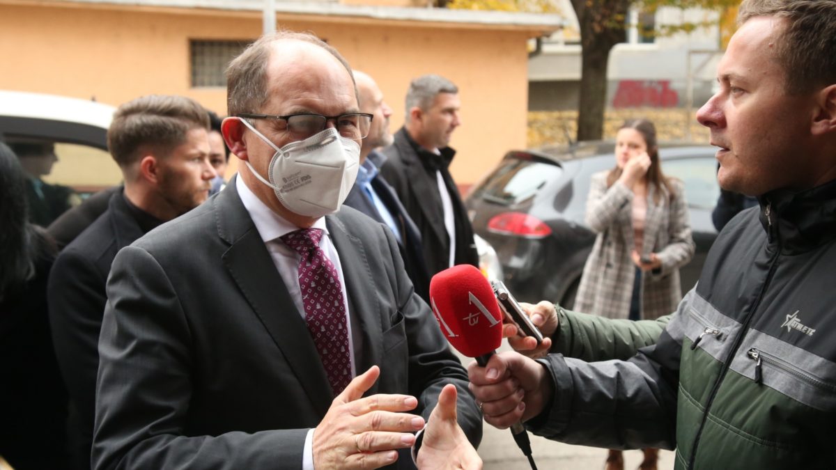 Šmit u Banjaluci, prva adresa UIO