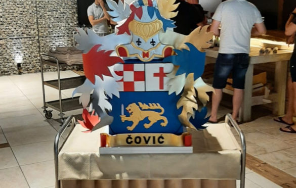 Dodik na proslavi rođendana Dragana Čovića u Mostaru: Zabava uz Halida Bešlića, klapu i zanimljivu tortu