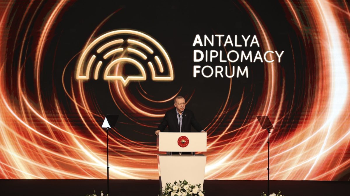 Džaferovića i Dodika čeka sastanak sa Erdoganom