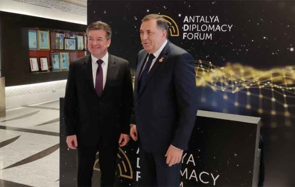 Džaferović i Dodik se u Antaliji sastali s Lajčakom, razgovarano o kandidatskom statusu BiH