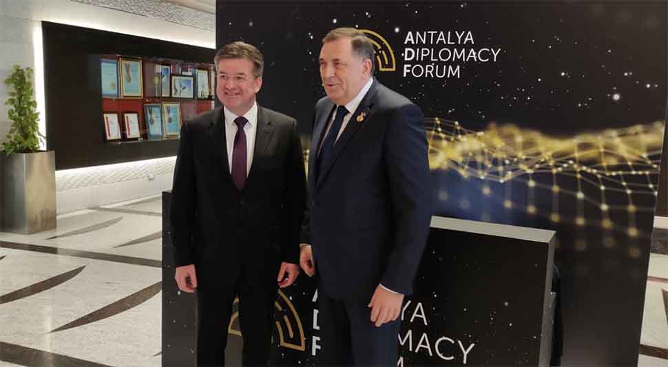 Džaferović i Dodik se u Antaliji sastali s Lajčakom, razgovarano o kandidatskom statusu BiH