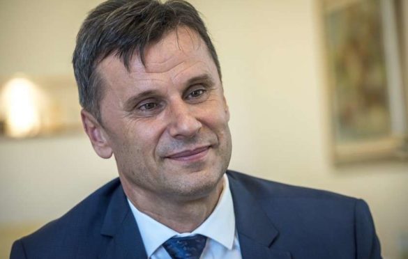 Još jedno Novalićevo pusto obećanje: Šta je bilo s milion Pfizerovih vakcina?