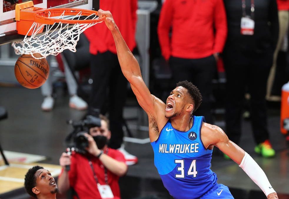 Milwaukee na krilima Middletona stigao do pobjede i vodstva protiv Atlante