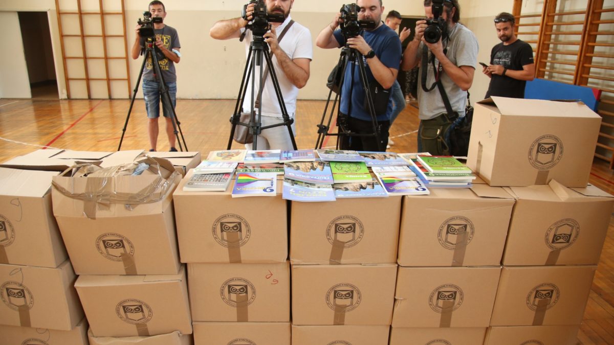 Prvi udžbenici čiju nabavku finansira grad Banjaluka isporučeni školi „Branko Radičević“