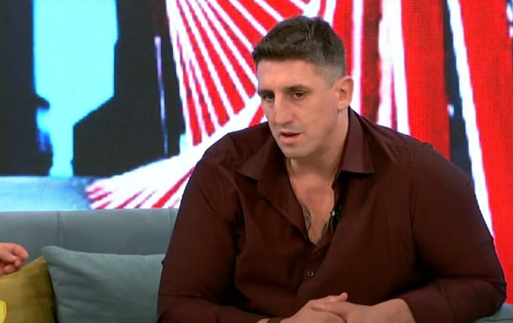 I SPISATELJ I PEVAČ! Kristijan svoju autobiografiju predstavlja na SAJMU KNJIGA, a spreman je i duet sa Kristinom!