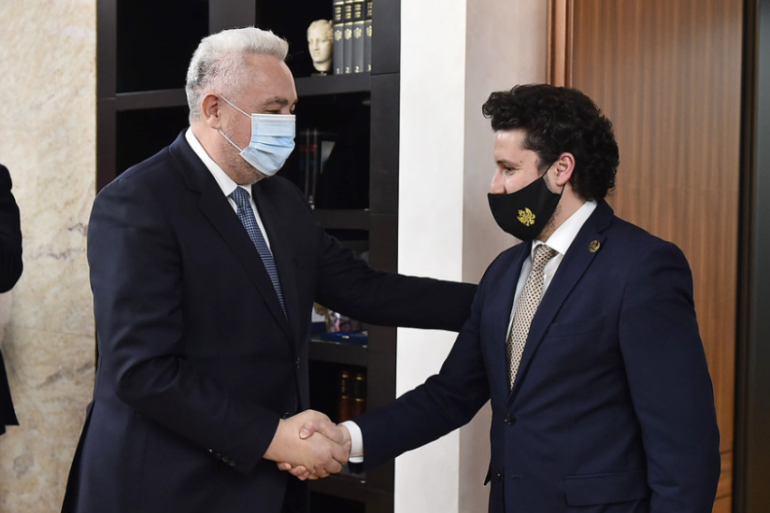 ”Nacionalist”: Krivokapić nudio Abazoviću da on ostane na čelu manjinske Vlade?