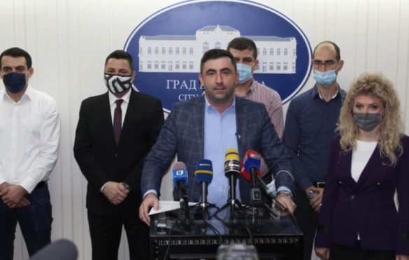 Traže njegovu ostavku, a on “miran”: Petrović ne vidi ništa sporno u sastanku sa Džaferovićem