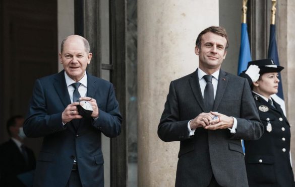 Makron i Šolc razočarani, Putin se obraća građanima