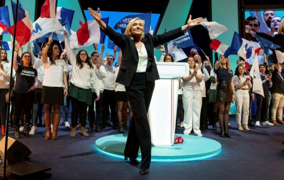 Le Pen: Makronov tabor skoro potpuno uništen
