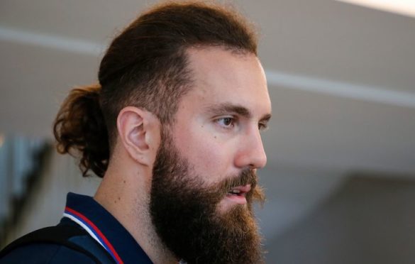 Pijani policajac pištoljem prijetio  košarkašu Miroslavu Raduljici