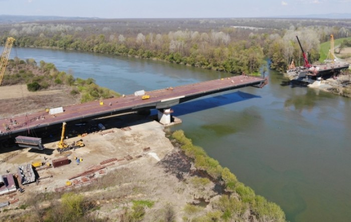 Most na Savi biće gotov u maju, ali će se na prelazak u Hrvatsku sačekati