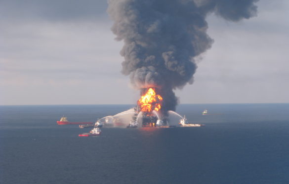 U nesreći na naftnoj platformi u Meksičkom zaljevu poginulo pet osoba