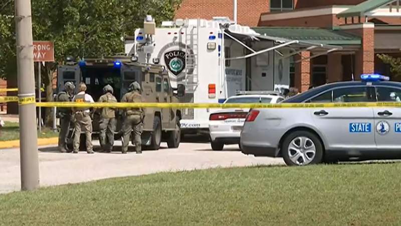 Policija stigla na lice mjesta! Pucnjava u srednjoj školi, u toku je evakuacija đaka