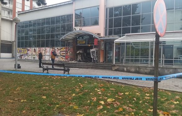 Eksplozija probudila građane: Plinskim bombama raznijeli dva bankomata