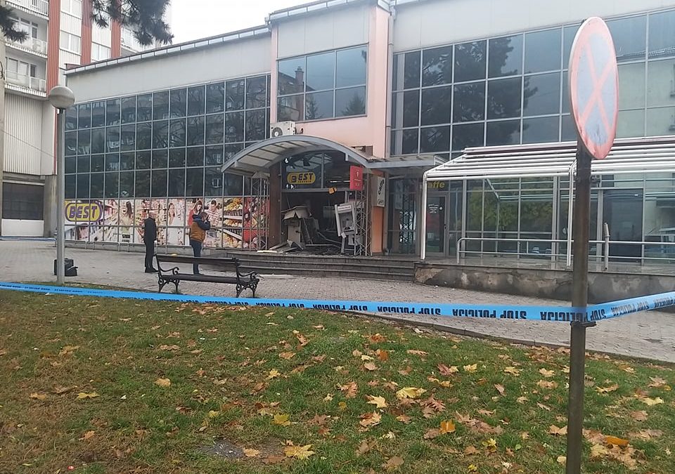 Eksplozija probudila građane: Plinskim bombama raznijeli dva bankomata