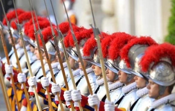 Gardisti dali otkaz: Sveta stolica naredila vojnicima obaveznu vakcinaciju