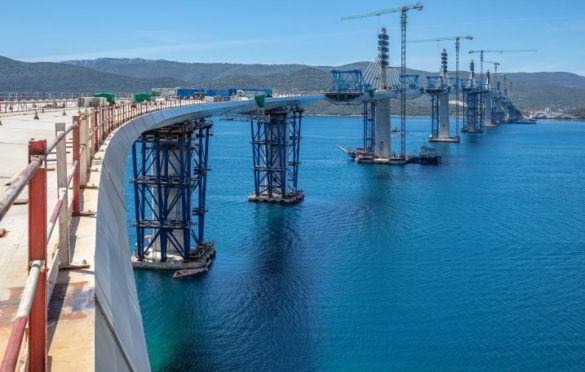 Kinezi danonoćno grade Pelješki most, do sredine augusta bi trebale biti spojene hrvatske obale