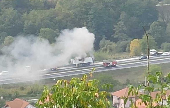 Zapalio se kamion na auto-putu u Sarajevu