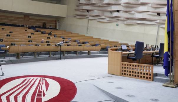 Opozicija još nije odlučila: Većina poslanika iz Srpske glasaće o smjeni Podžića