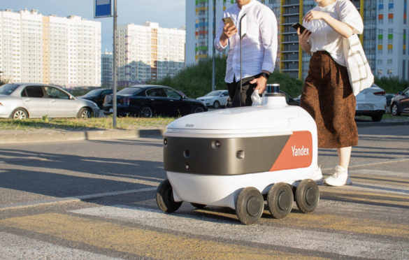 Roboti na točkovima počeli dostavljati poštu u Moskvi