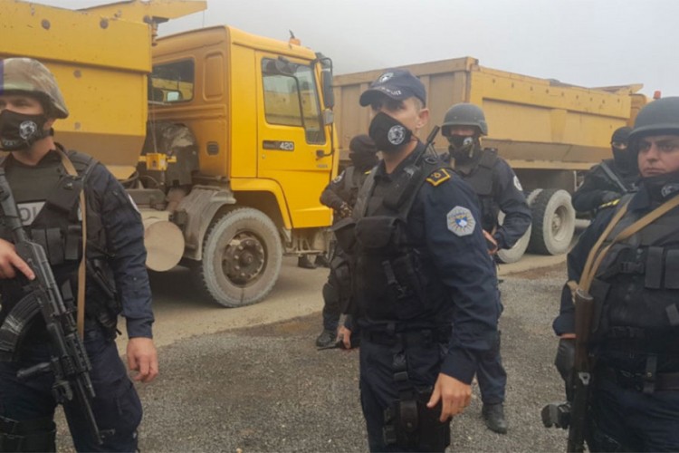 “Urazumite nerazumne, mi ćemo umeti da zaštitimo našu zemlju”