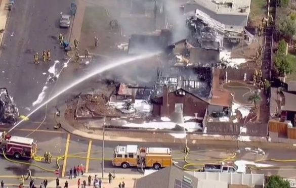 Avion udario u kombi, ima mrtvih