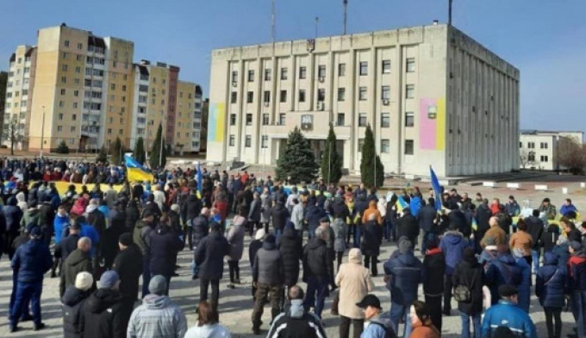 Rusi danas zauzeli grad, a onda ga mirno predali Ukrajincima