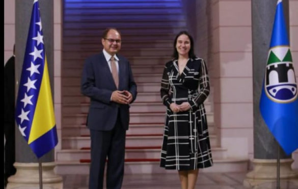 Šmit preuzeo mandat: Aktivnosti započeo sastankom sa Benjaminom Karić