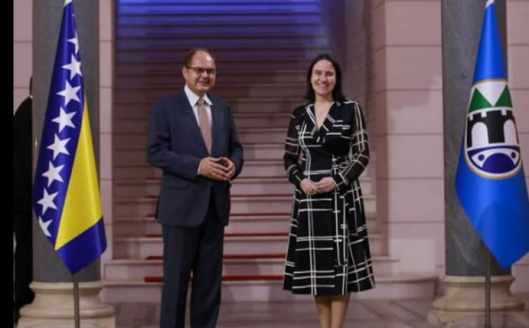 Šmit preuzeo mandat: Aktivnosti započeo sastankom sa Benjaminom Karić