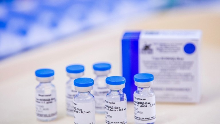 Putin: Ubrzati priznavanje vakcina