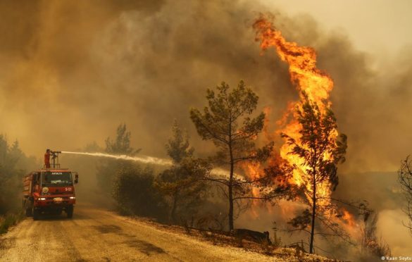 Zastrašujuće scene u Turskoj, raste broj mrtvih, turisti bježe čamcima