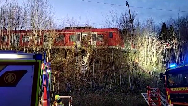 Sudar vozova u Njemačkoj, najmanje jedna osoba mrtva, više od 30 povrijeđeno