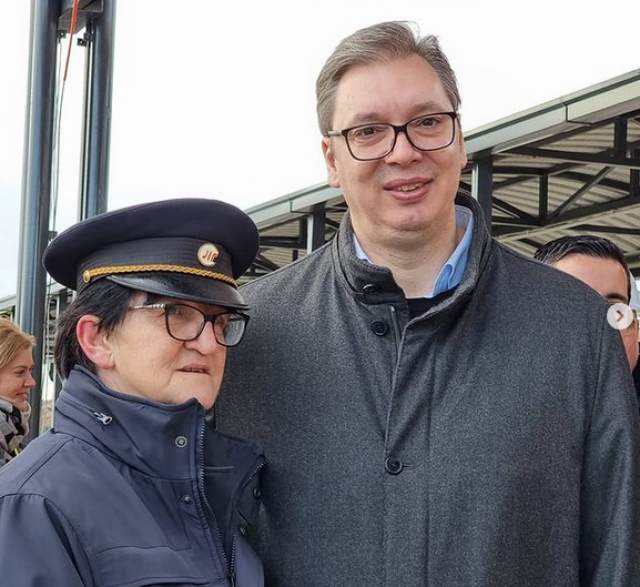 Vučić obišao renoviranu željezničku stanicu: “Ponosan na Srbiju!”
