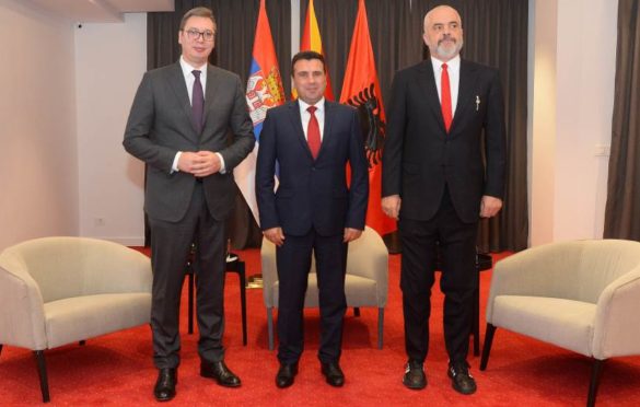 Očekuje se potpisivanje tri dokumenta: Vučić danas i sutra u Skoplju sa Zaevom i Ramom