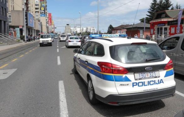 Izašao da zapali cigaretu pa pao s krova zgrade